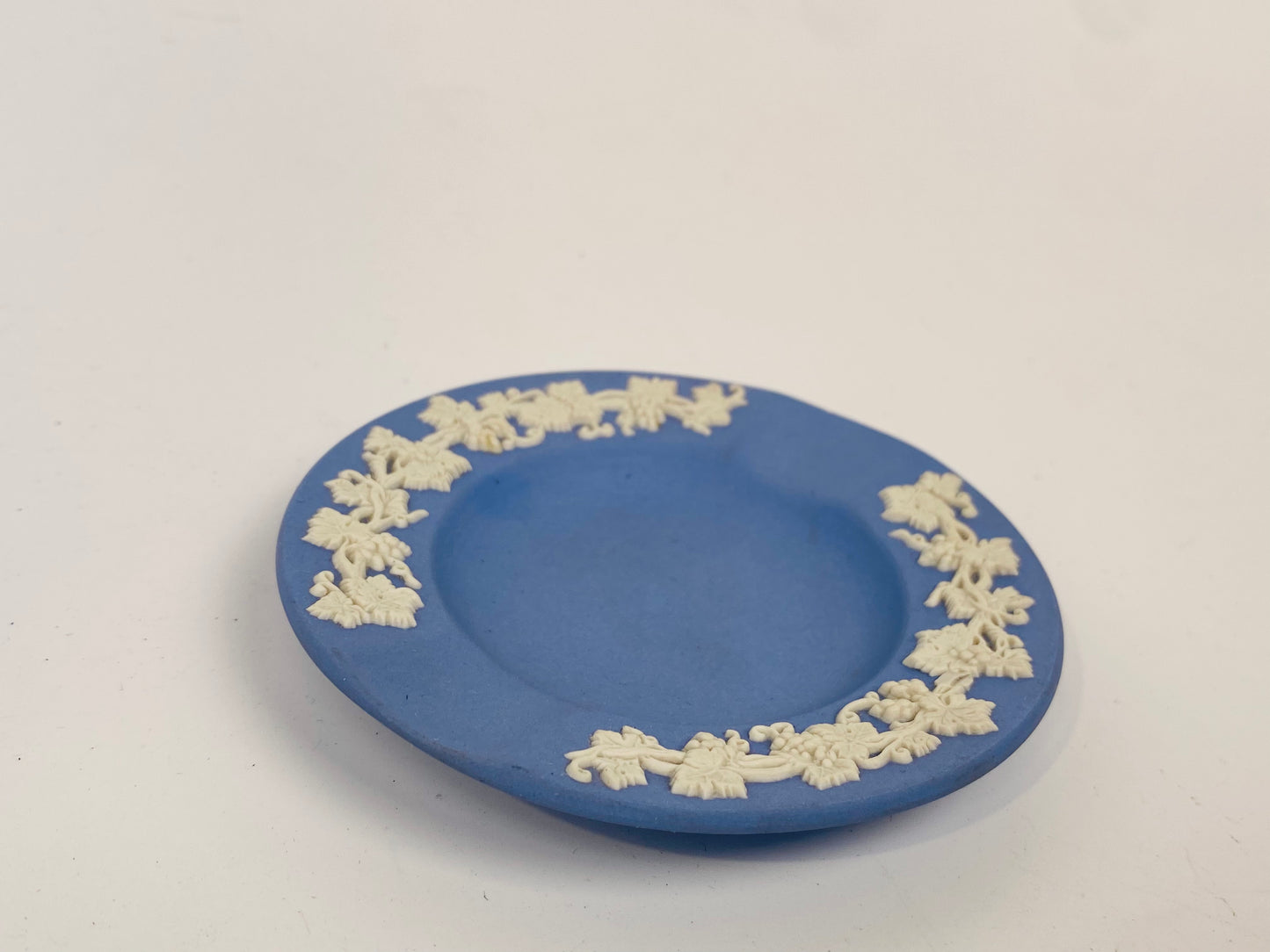 英國製Wedgwood 玉石浮雕系列煙灰缸
