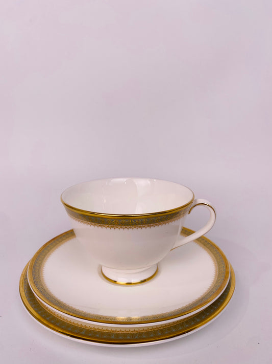 Royal Doulton Clarendon系列 骨瓷杯盤組3件
